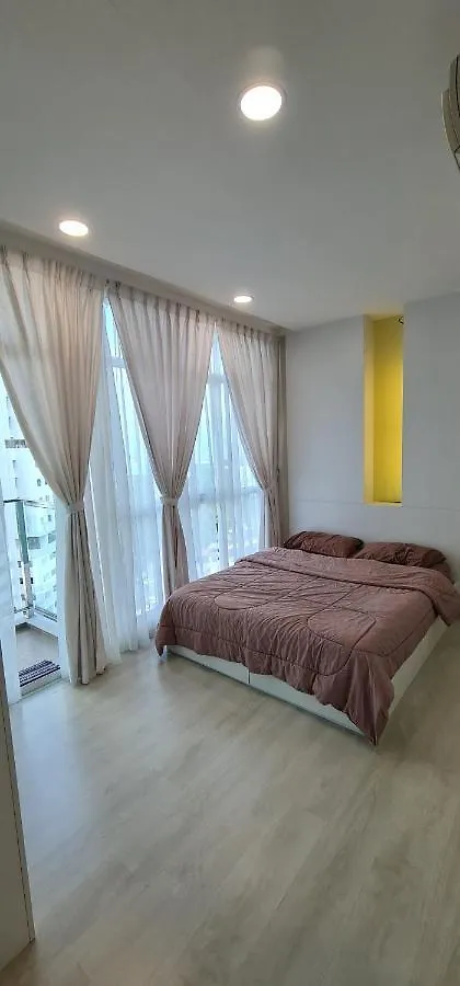 Lejlighed Straits Garden Suites By Yen'S Sojourn George Town