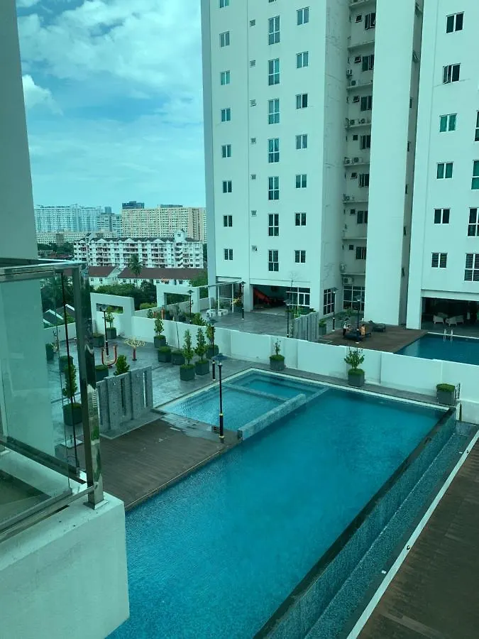 Lejlighed Straits Garden Suites By Yen'S Sojourn George Town Malaysia